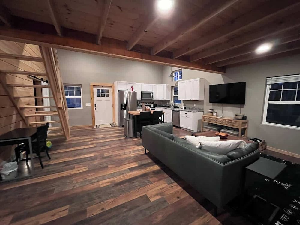 The Treetop Retreat Family Getaway in Scenic Hocking Hills