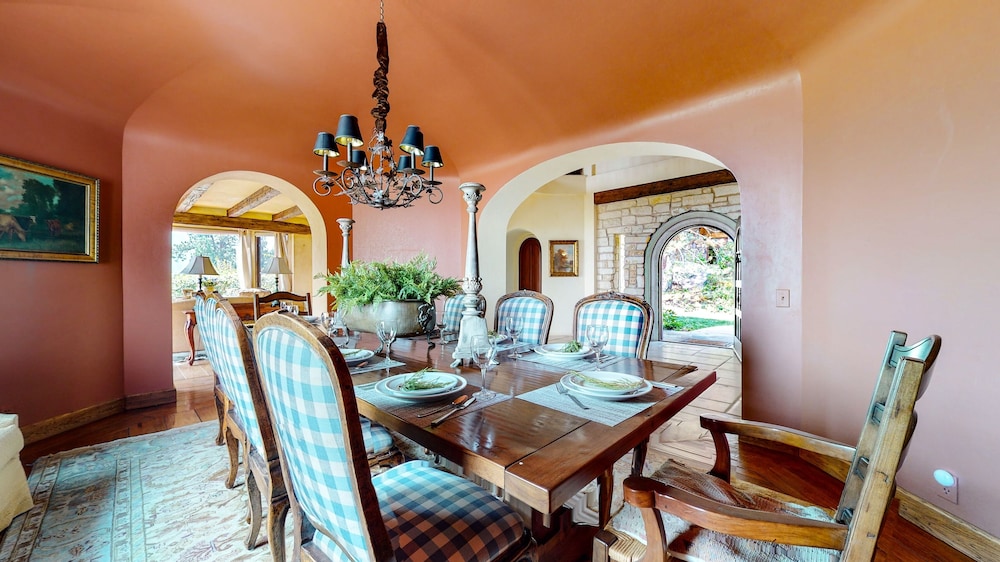 Juniper Ridge 16 5000 sq ft, Grand Chateau at Eagle, Expansive Mountain Views by RedAwning view 4