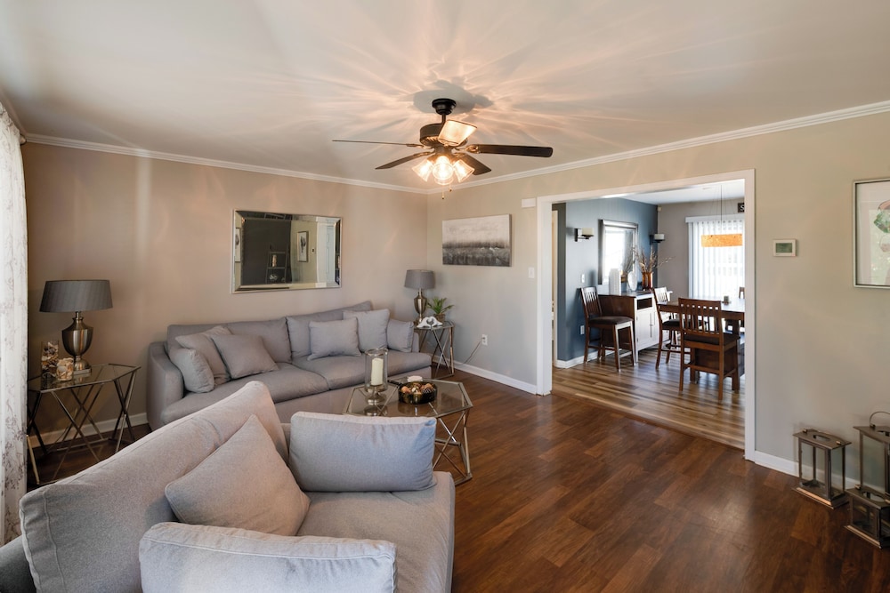 Walk to Dtwn Milton: Spacious Family Home w/ Yard
