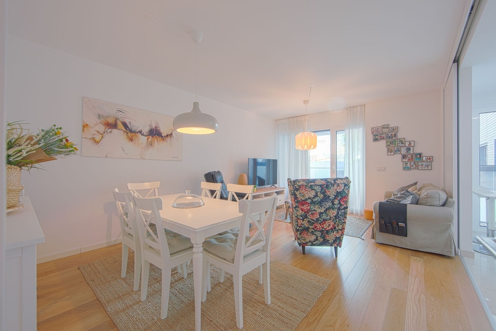 Benfica Prime Terrace II by Homing