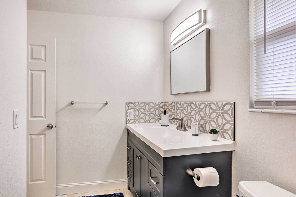Reno Vacations - Sleek Family Retreat: 4 Mi to Downtown Reno! - Property Image 34