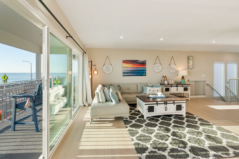 Beachfront Home In Carlsbad - Remodeled