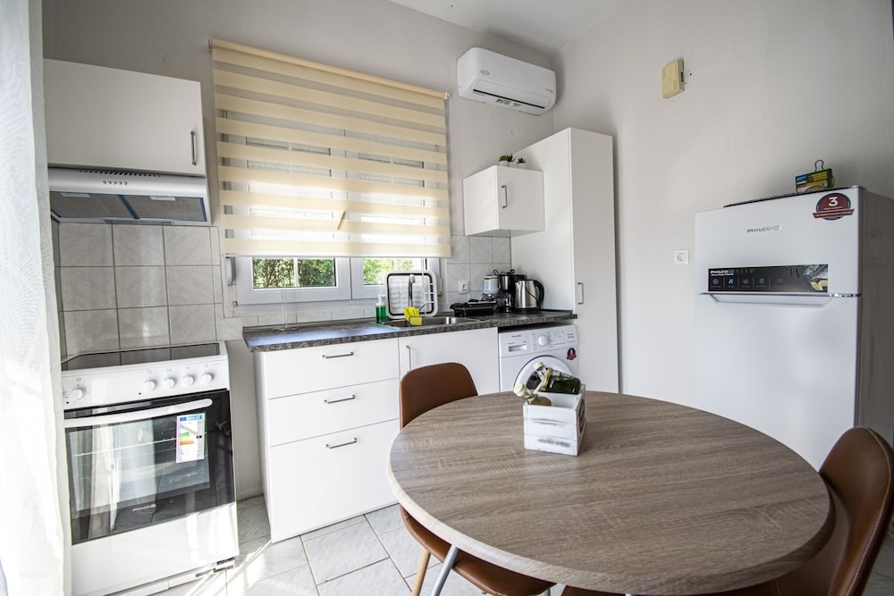 Forest View Apartment 2 by Rentalspro