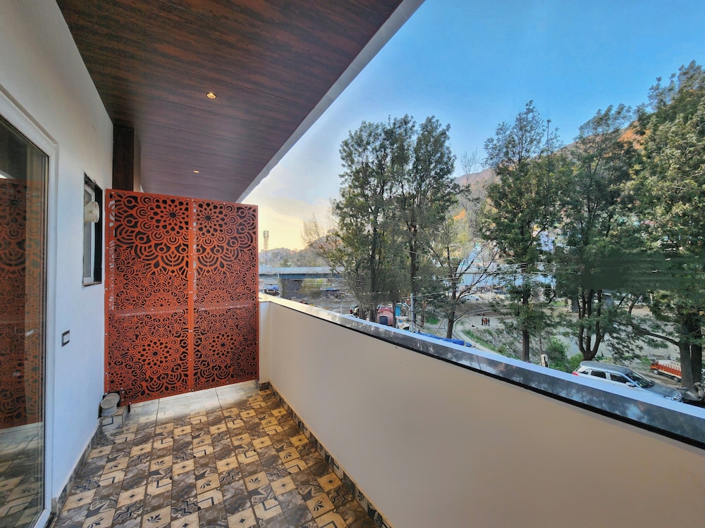 Raina's BnB