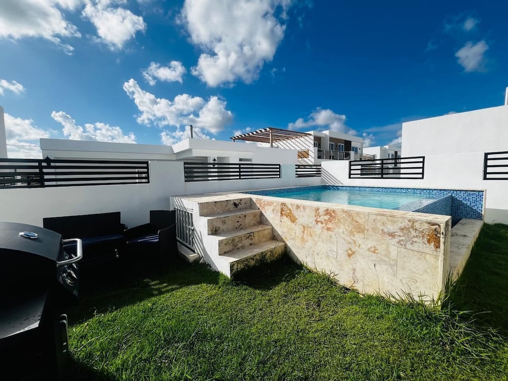 4BR 14 pax Twin Villa-Bbq & private pool
