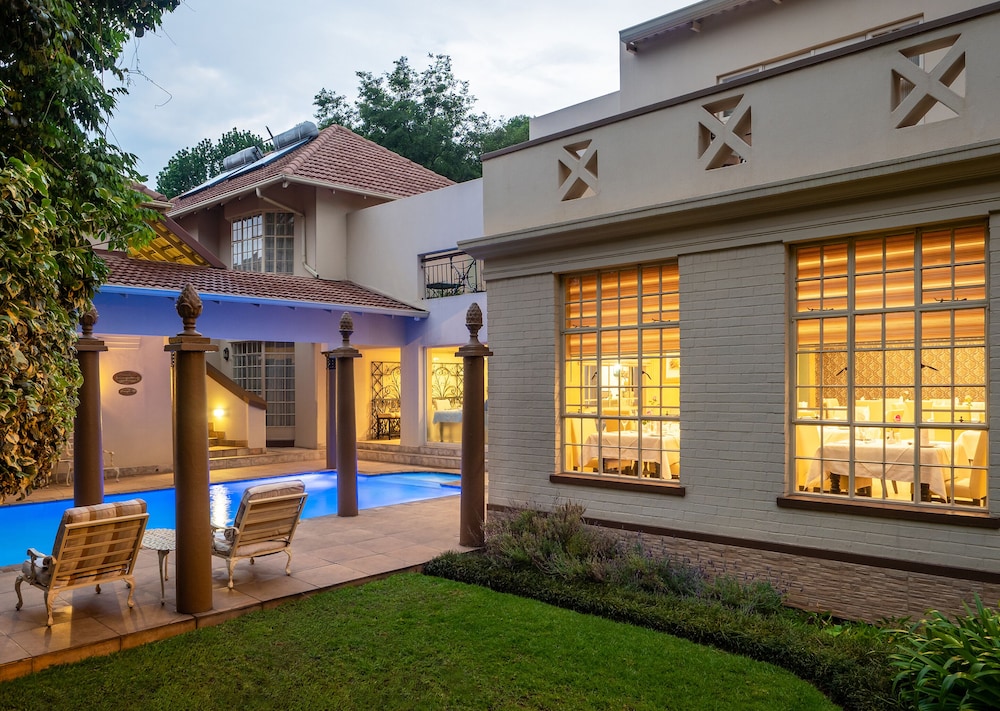 Johannesburg Vacations - 10 2nd Avenue Houghton Estate - Property Image 12