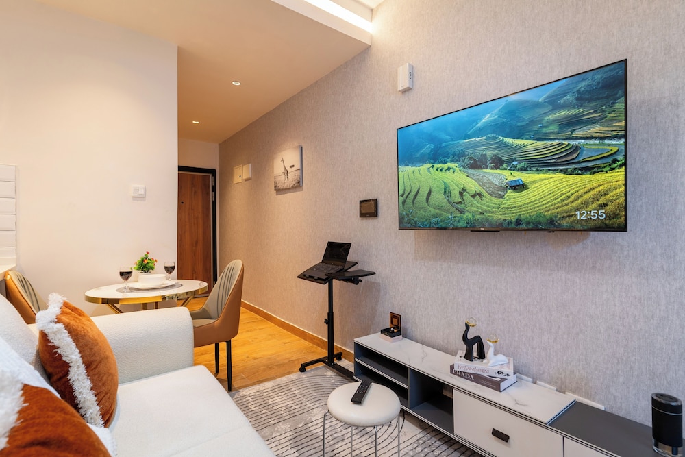 BMJ sleek homes