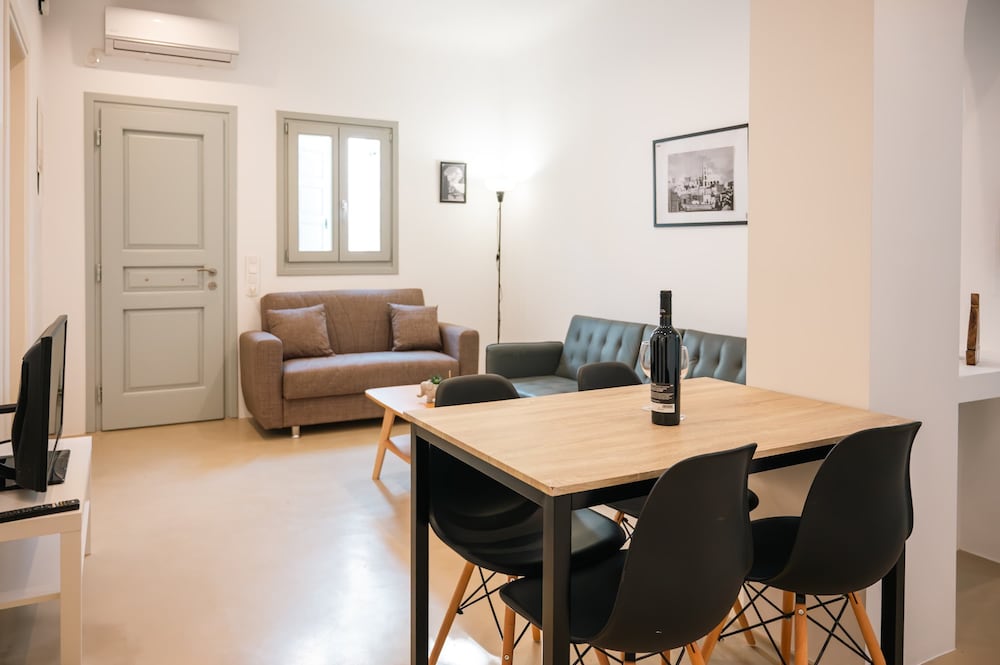 Assyr Getaway - Santorini Cozy Cycladic Retreat