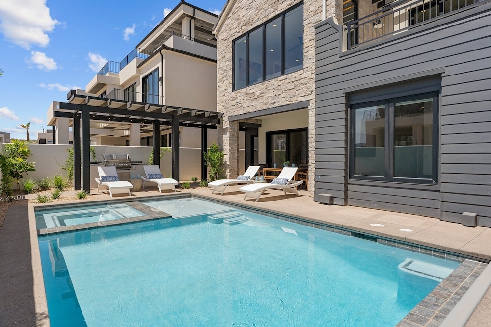 Lula Cove 7 Bedroom Home