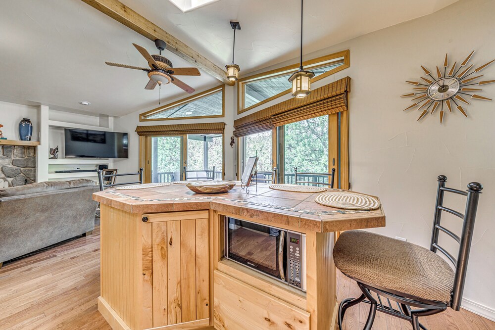 18 Mi to Ski Apache - Ruidoso Home Fit for Family!