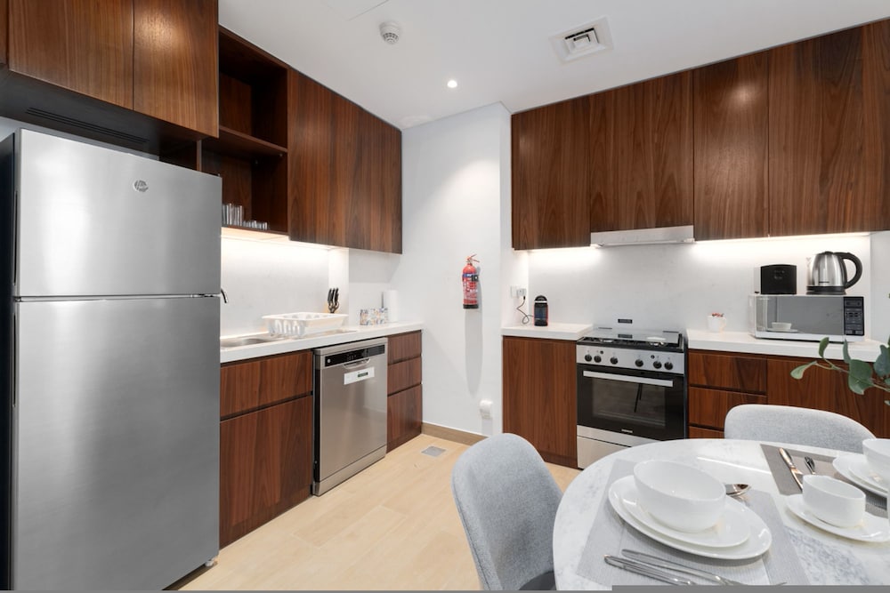 Luxury Lifestyle at La Sir ne Port de la Mer Jumeirah 1 1 Bed Sleeps 4
