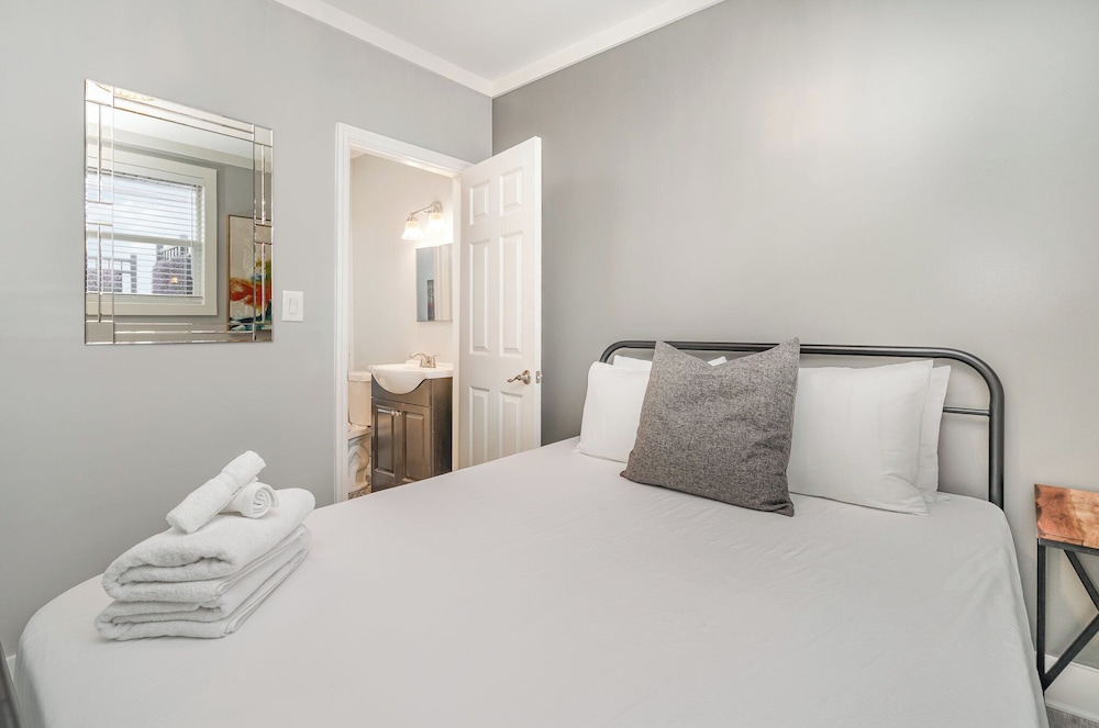 Lucent Pearl - Private Patio - Near Broadway
