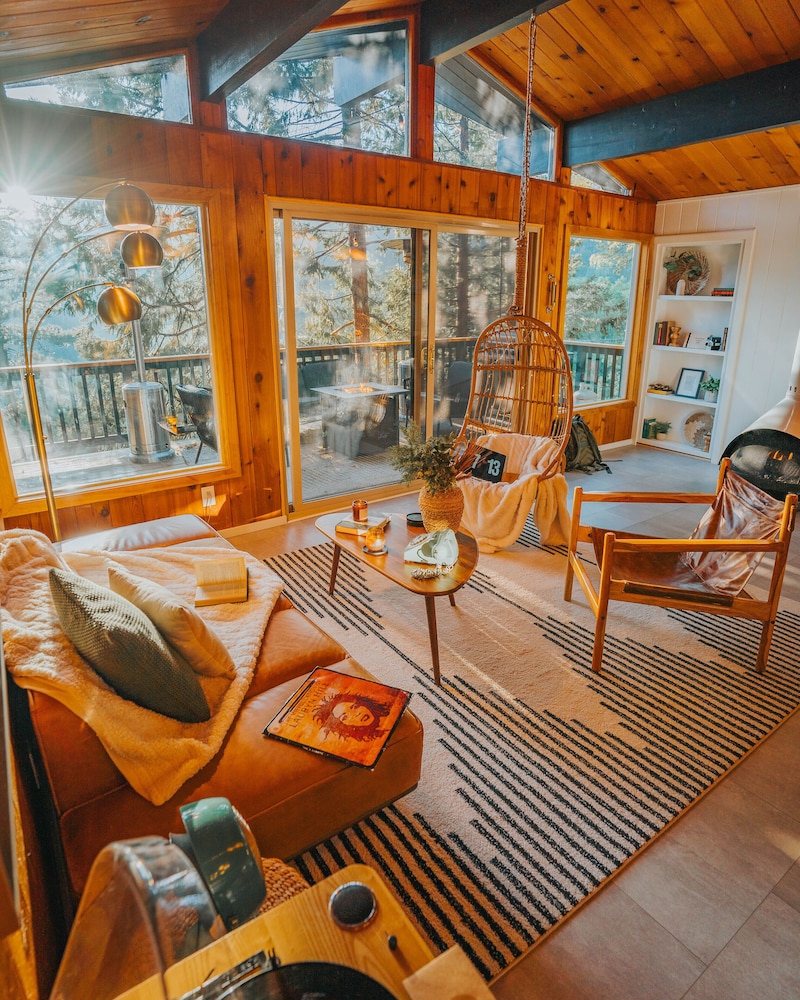 Lightfoot Cabin