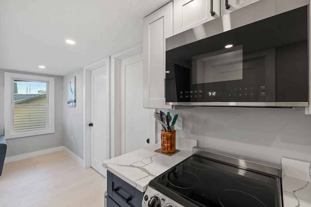 Modern Condo Perfect For Winter Rental