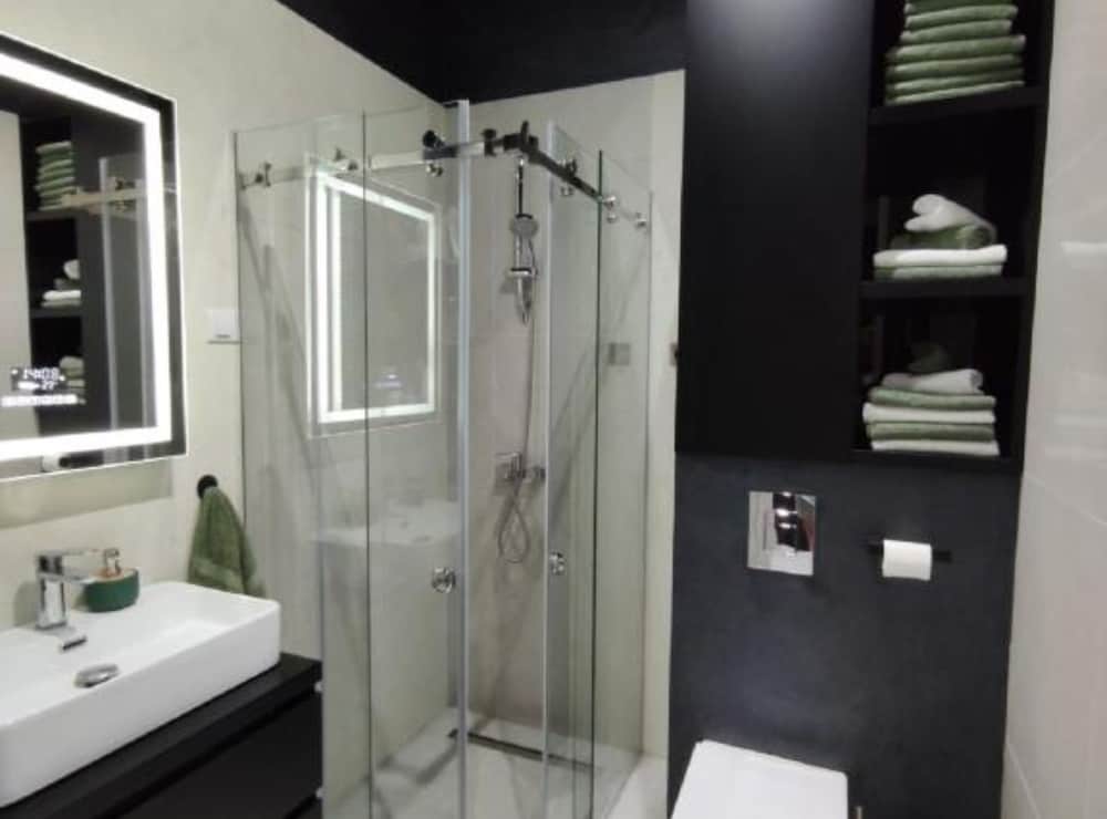 Heritage Haven Luxurious Apartment in City Center