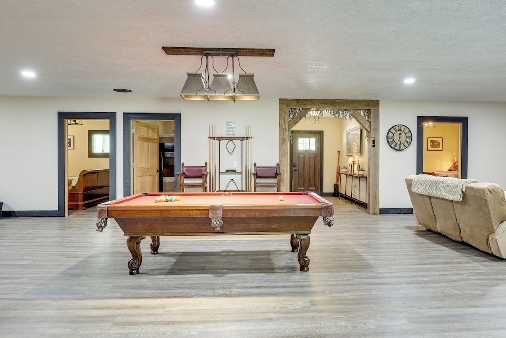 6 Mi to Main Street: Dog-friendly Home in Dover!