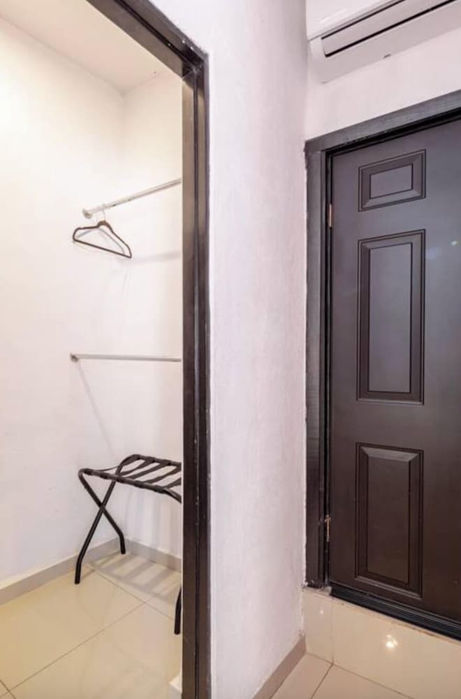 Adhoc Boutique Barrio Antiguo