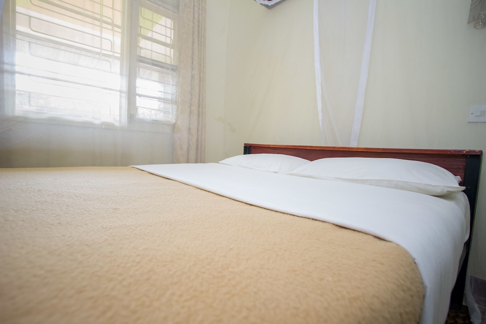 Emirina Travel Hotel