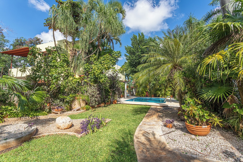 Delightful Family Retreat With Pool