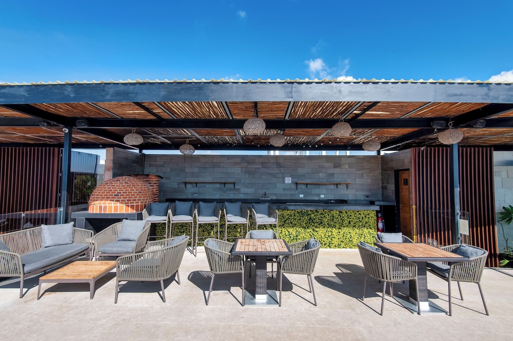 The Shore - Comfort & Rooftop Pool