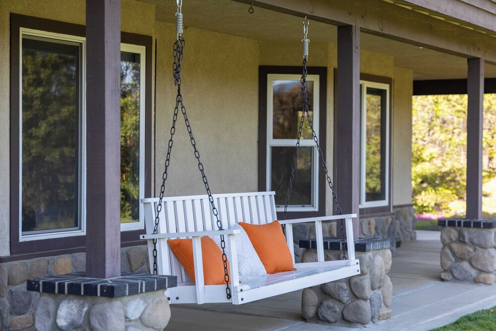 Temecula Wine Country Home w/ Pool, Hot Tub, Game Room & Vineyard Views