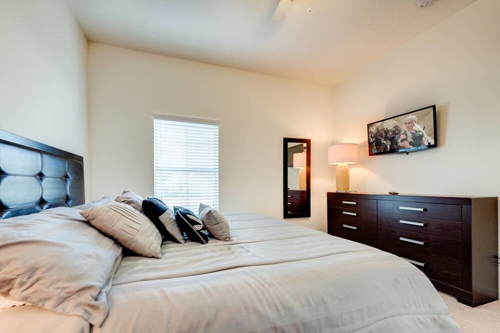 Amazing Townhome Villa at Bella Vida Resort With Private Pool Near Disney - Image 2