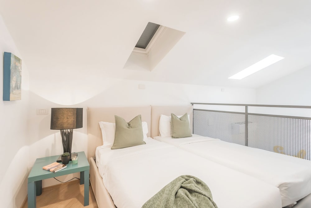 Borsieri Como Apartments with Parking by Rent all Como