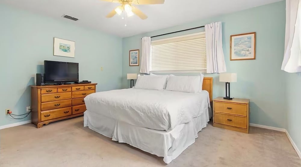 Chateau La Mer II #804- Blue Ocean Getaway