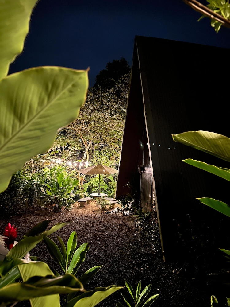 Yarumo Lodge Río Celeste Black Chalets