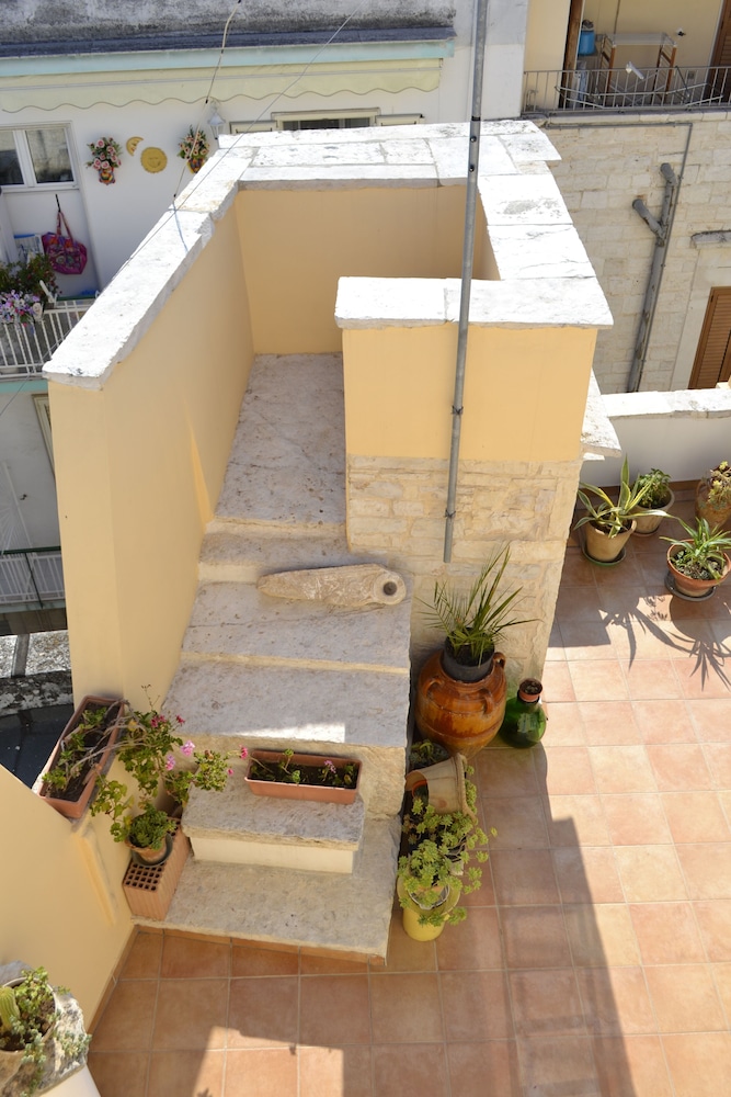 ATTICA B&B