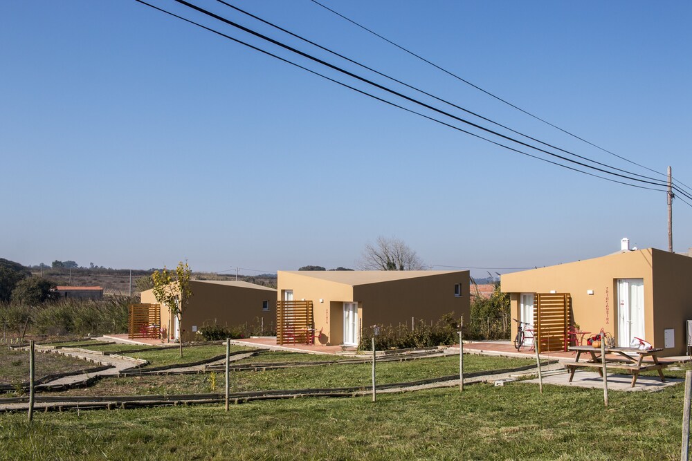 Hotel Entre Vinhas & Mar - Image 1