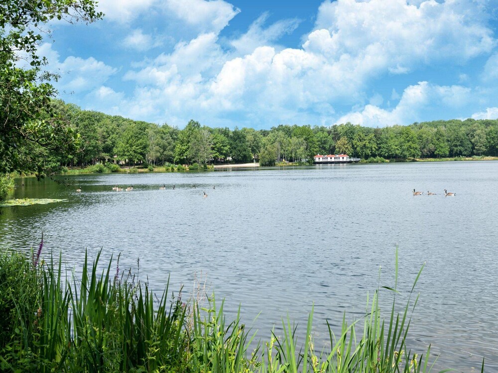 Lanaken Luxe Garden Retreat