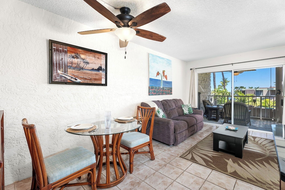Oceanview Kona Condo - Pool, Lanai, Walk to Town - Vrkcv