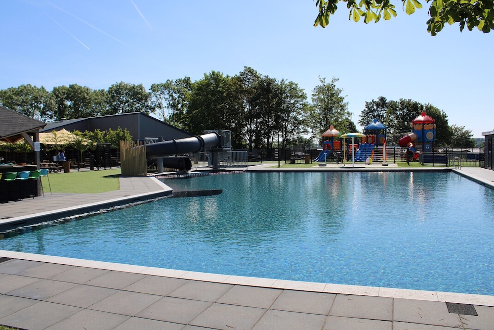 Chalet in Gelderland With Hot Tub