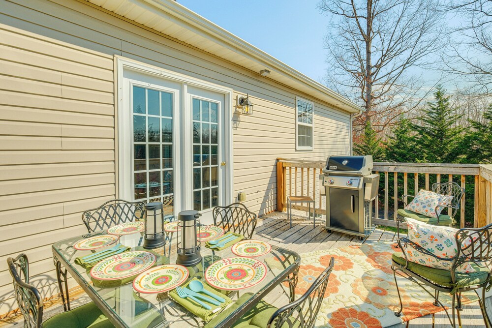 Private Deck & Views: Rural Virginia Escape