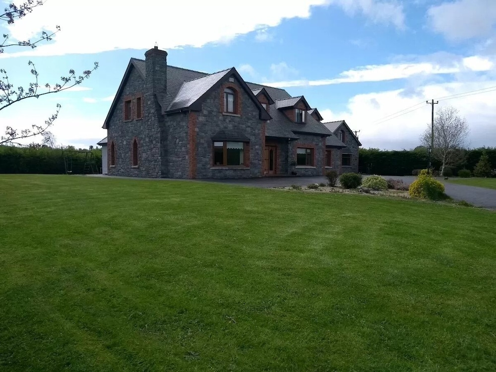 Carraig House, Cozy Countryside Apartment view 5