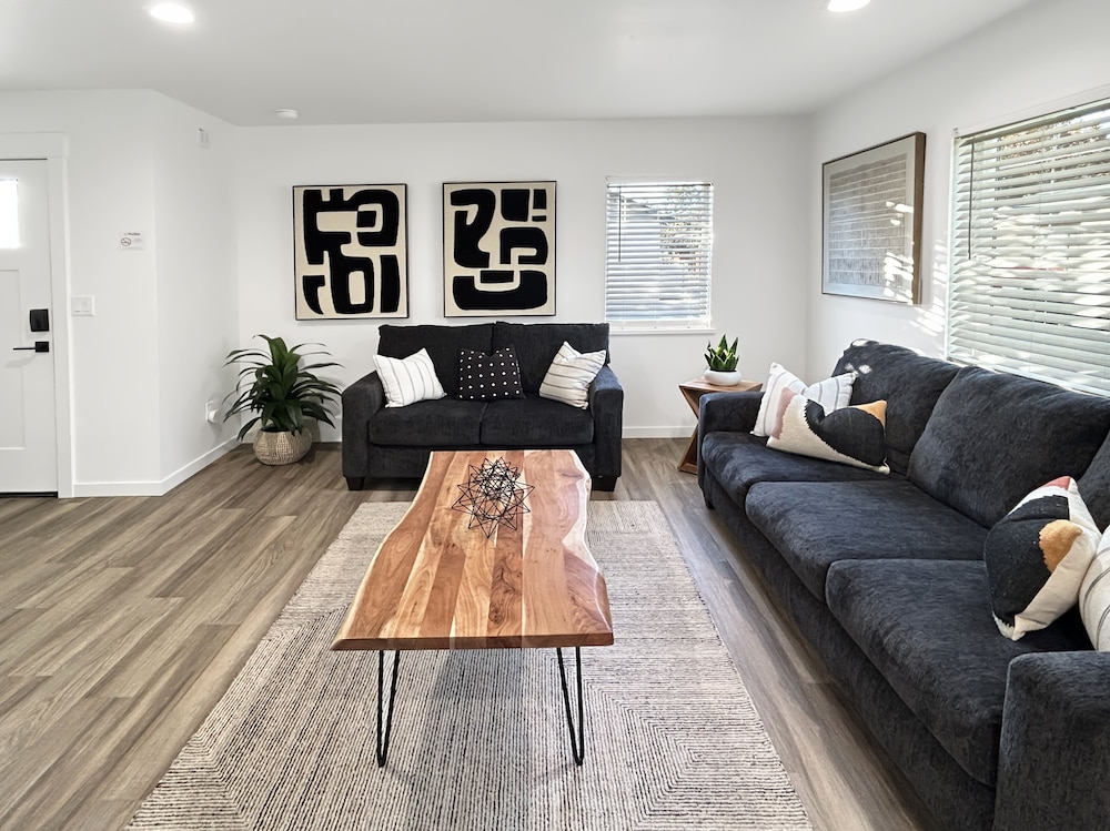 The Maverick Haus 3 Bedroom Townhouse