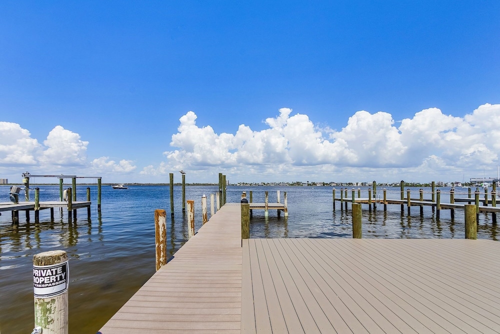 319 Bay & Beach Blessings: Pool Home W/ Water Views! 4 Bedroom Home