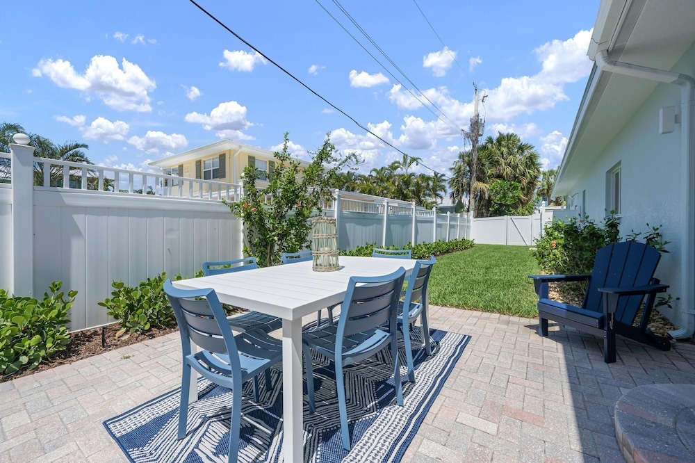 Latitude Adjustment Ami 3 Bedroom Home