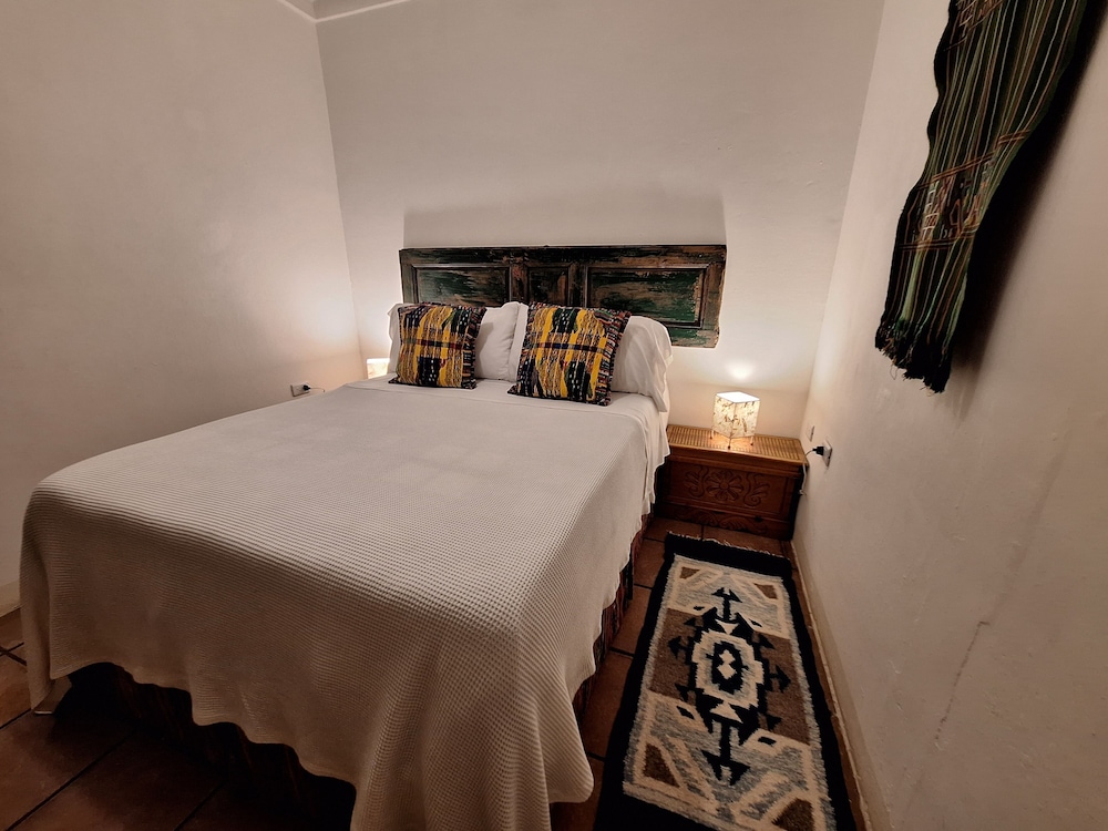 Yellow House - Hostel