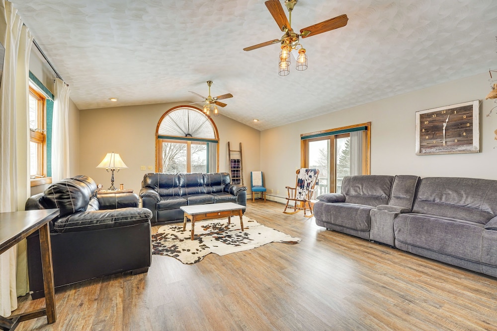 Fire Pit + Game Room: North East Family Retreat!