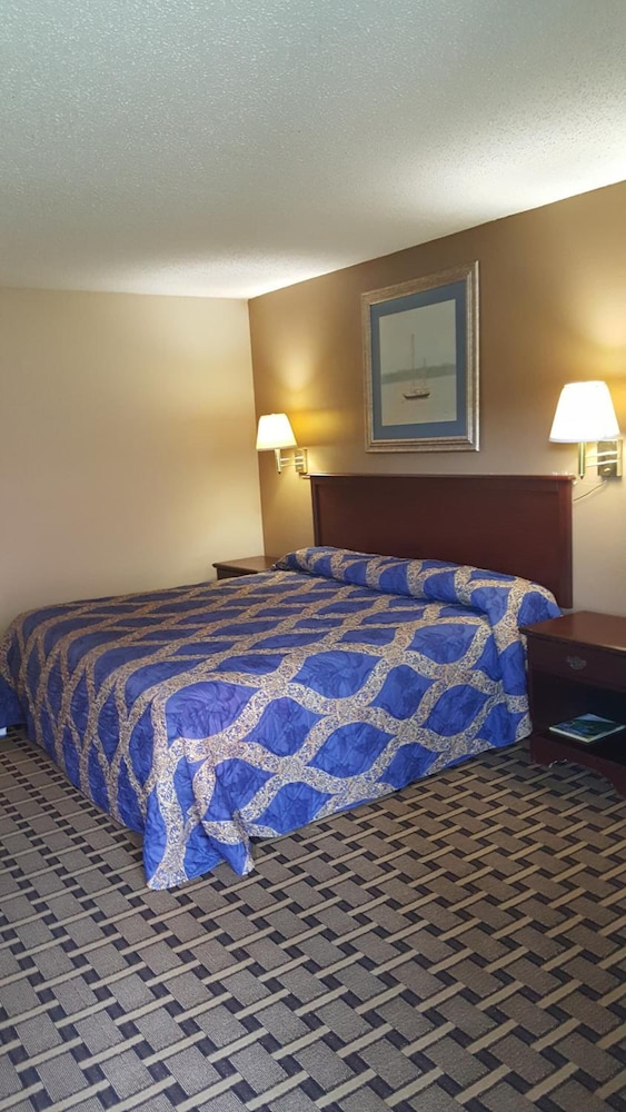 Red Carpet Inn & Suites