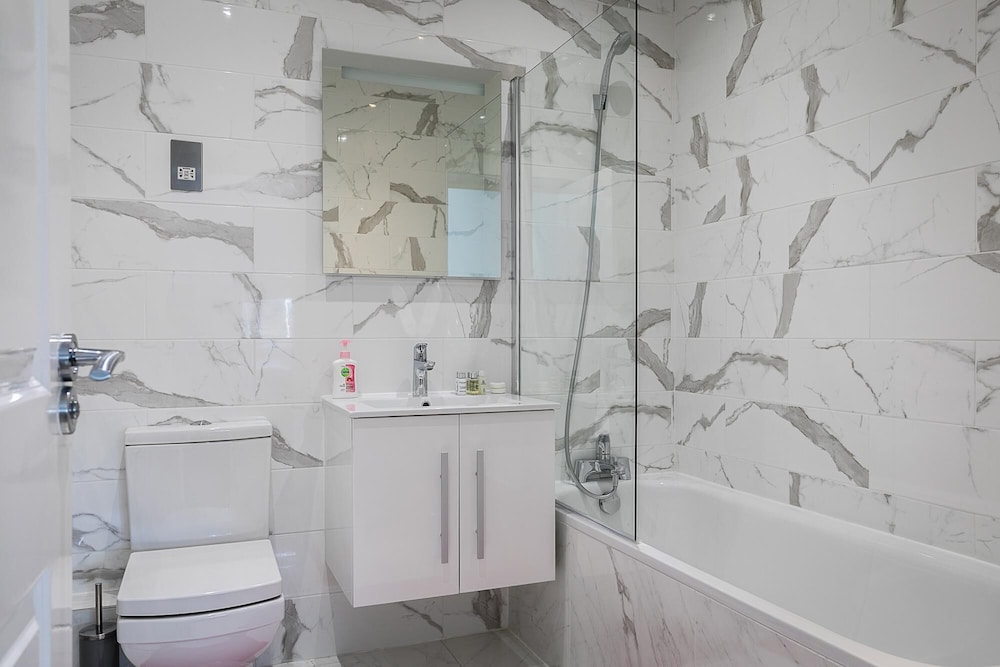 Penthouse Brand new on Cromwell Road