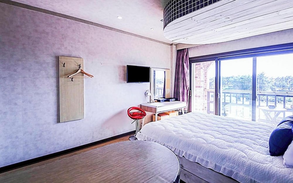 Taean Donga Resort Pension view 4