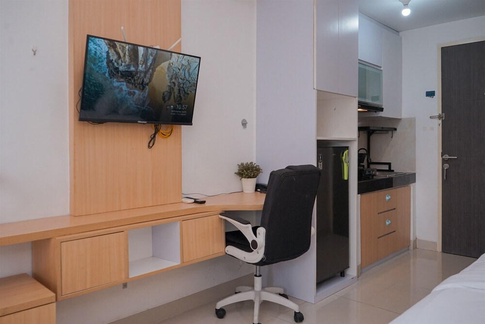 Warm And Cozy Studio Apartment At Serpong Garden