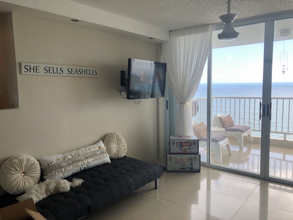 Ocean View Gorgeous 1 Bedroom Apt
