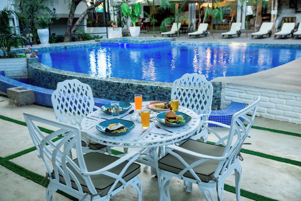 Kasambabezi Lodge