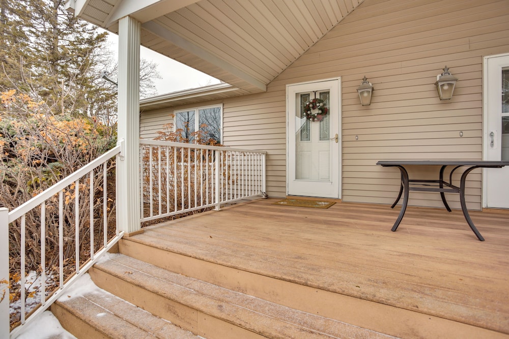 Spacious Lakefront Home w/ Spectacular Views!