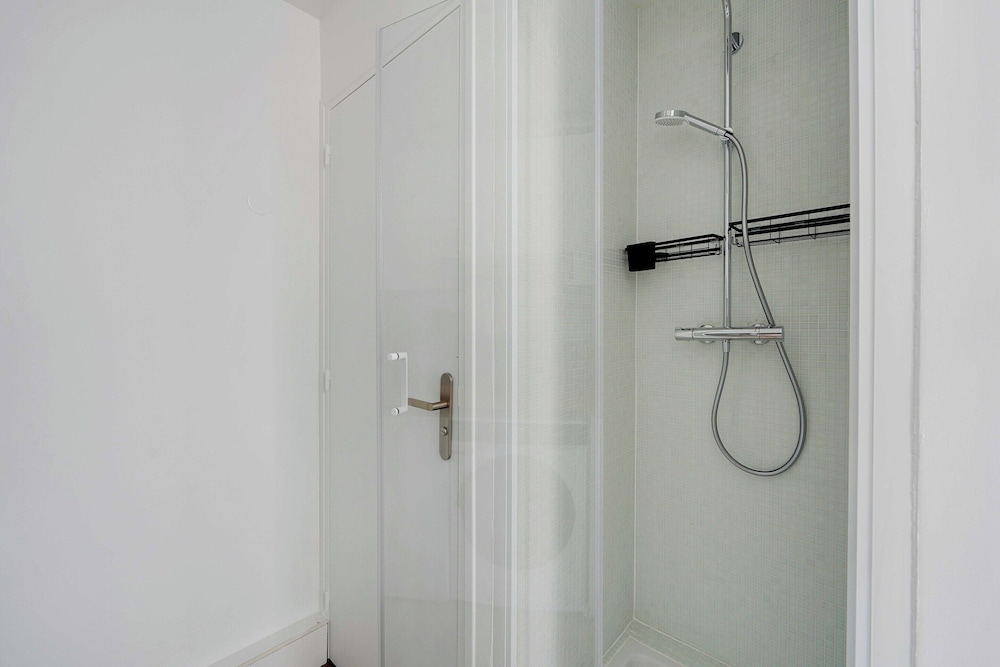 Comfortable 2P Studio - Gare du Nord / Paris 10th
