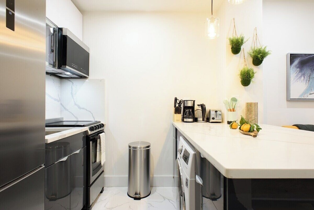 1597 New York Apt